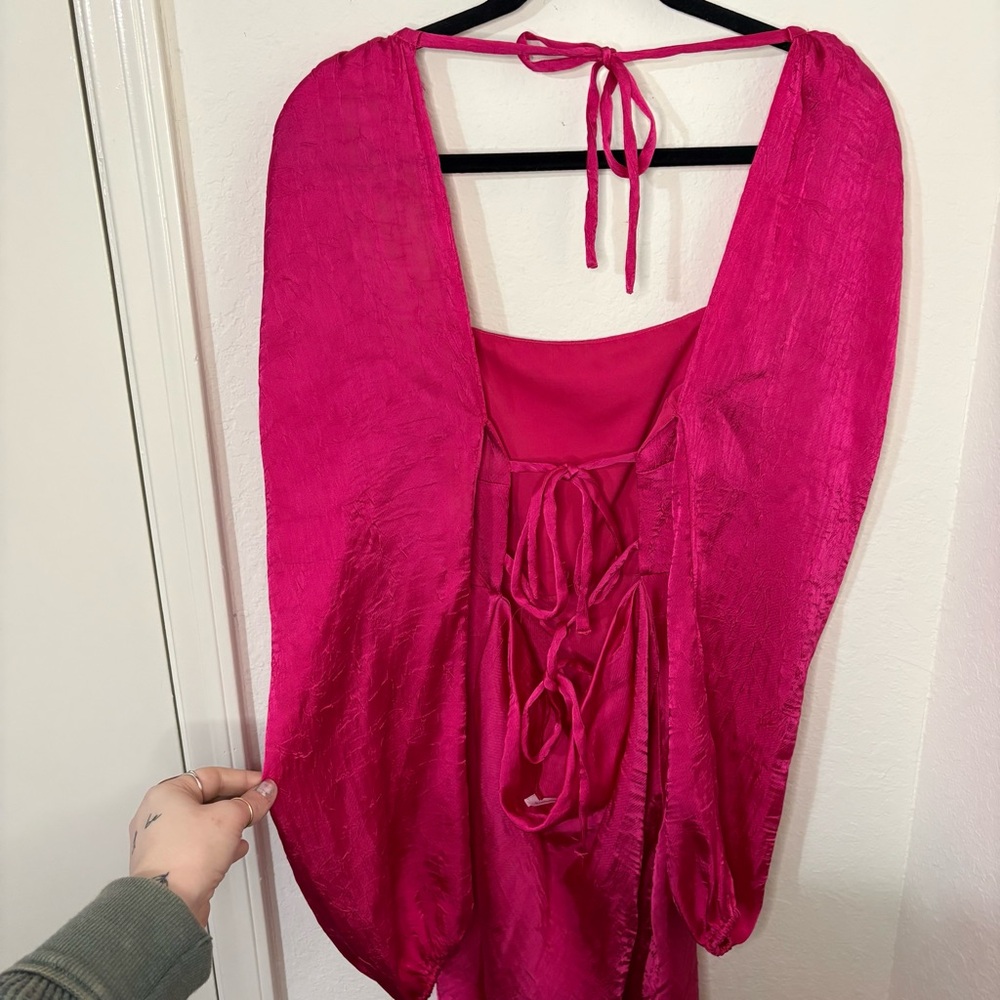 Lovers + Friends Azusa mini dress in berry pink satin crinkle fabric size small - Picture 7 of 12